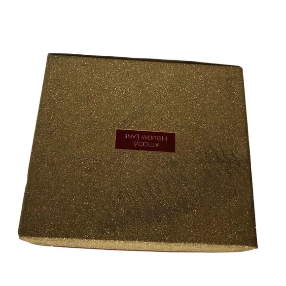 Macy's Holiday Lane Red Cardinal White Ceramic Trinket Box Christmas Round - Picture 3 of 7